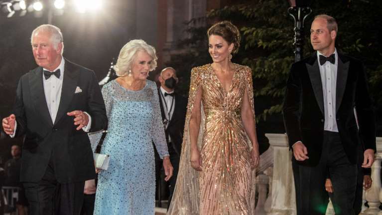 Τα μυστήρια της βρετανικής βασιλικής οικογένειας: Πώς κρύβει τα πλούτη της και δεν δίνει ποτέ λογαριασμό σε κανέναν
