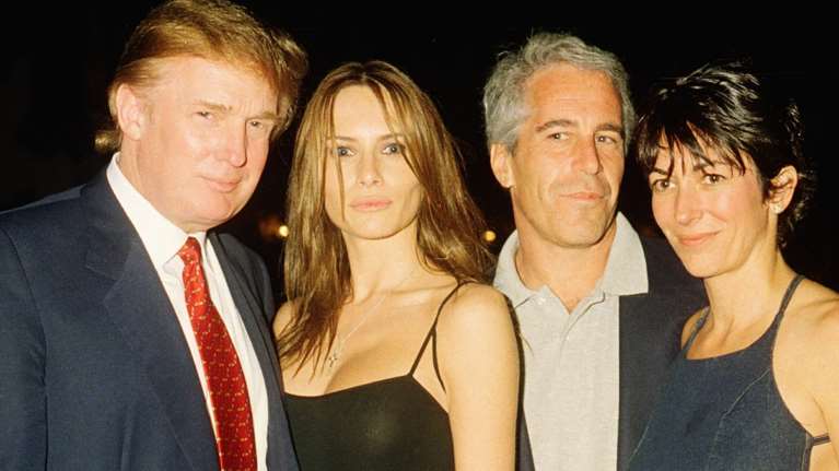 WSJ: Κάρτα γενεθλίων με υπονοούμενα είχε στείλει ο Τραμπ στον Επστάιν - Απειλεί με δικαστήρια ο Αμερικανός πρόεδρος