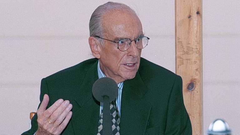 Σε δημοπρασία τα ιστορικά γυαλιά του Ανδρέα Παπανδρέου