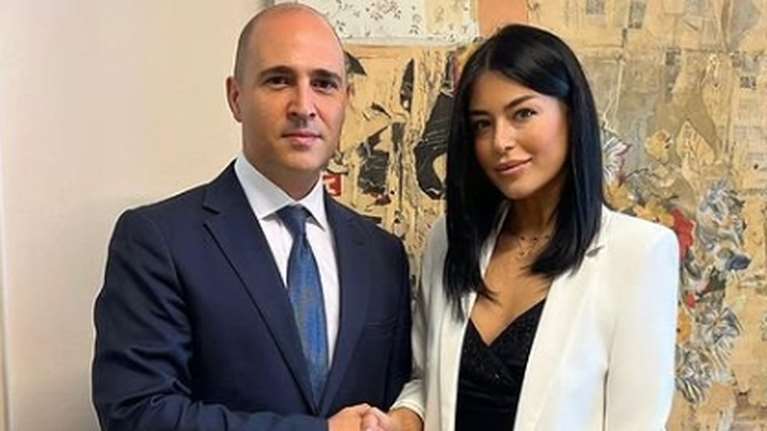 Αφροδίτη Λατινοπούλου: Ο Κωνσταντίνος Μπογδάνος καταγγέλλει πώς ίδρυσε το κόμμα της με πλαστές υπογραφές