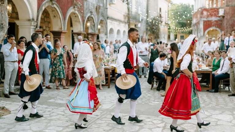 Αυθεντικό Μαγιάτικο Πάσχα με τη φιλοξενία της Grecotel