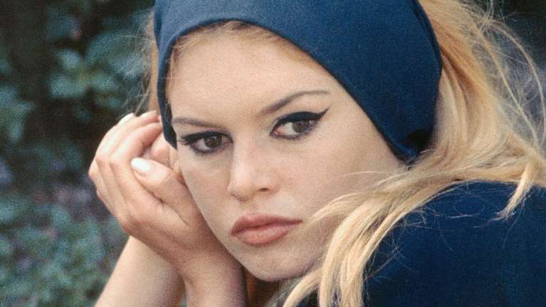 H περίπλοκη ερωτική ζωή της Μπριζίτ Μπαρντό: Οι τέσσερις γάμοι, οι απιστίες και οι σχέσεις που πάντα εγκατέλειπε πρώτη