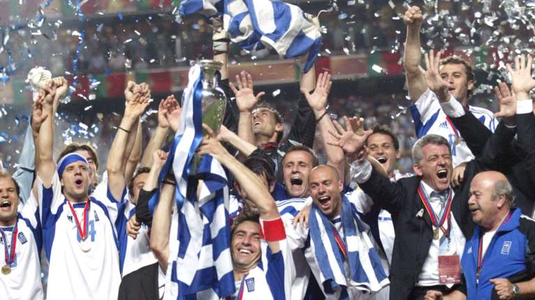 Euro 2004: 21 χρόνια μετά το έπος της Λισαβόνας, όταν η Ελλάδα ανέβηκε στο ψηλότερο σκαλί της Ευρώπης