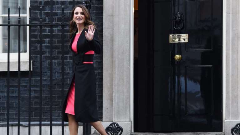 Βασίλισσα Ράνια: Η πιο όμορφη εν ζωή γαλαζοαίματη σύμφωνα την ελληνική &quot;χρυσή αναλογία&quot; της ομορφιάς