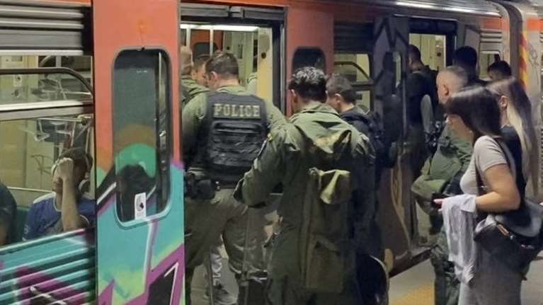 Κλειστοί οι σταθμοί του ΗΣΑΠ σε Μοναστηράκι, Θησείο, Πετράλωνα λόγω επεισοδίων - Εξι συλλήψεις ακροδεξιών