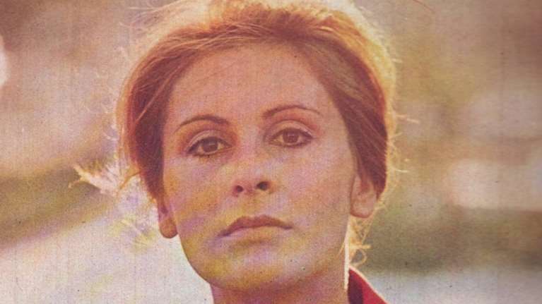 Συγκίνηση για τον θάνατο της Ρένας Κουμιώτη - Οι 3+1 μεγαλύτερες επιτυχίες της ερμηνεύτριας με τη βελούδινη φωνή