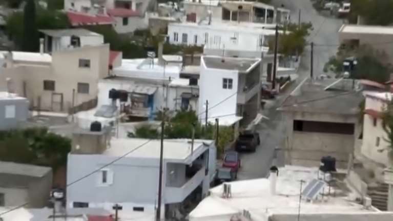 Εκπαιδευτικός που δίδασκε στα Βορίζια: Οι μανάδες παρακινούσαν τα παιδιά στη βία - Μας απειλούσαν