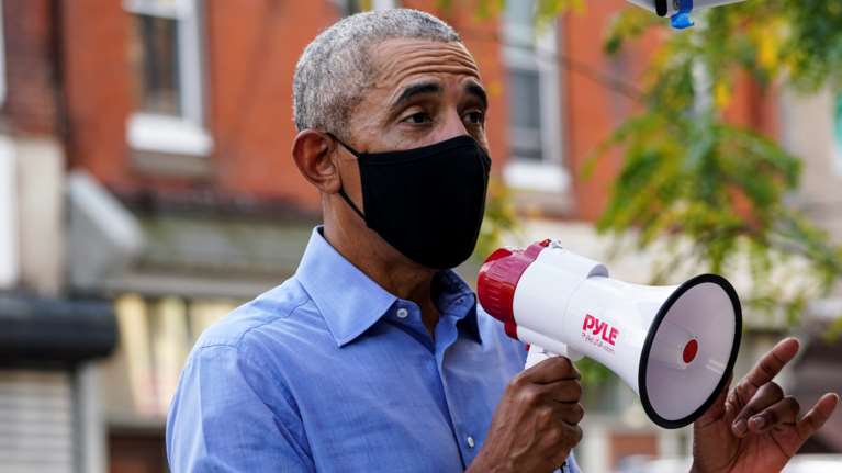 &quot;Καρφί&quot; Ομπάμα σε Τραμπ: &quot;Το να τουιτάρεις βλέποντας τηλεόραση δεν λύνει προβλήματα&quot;