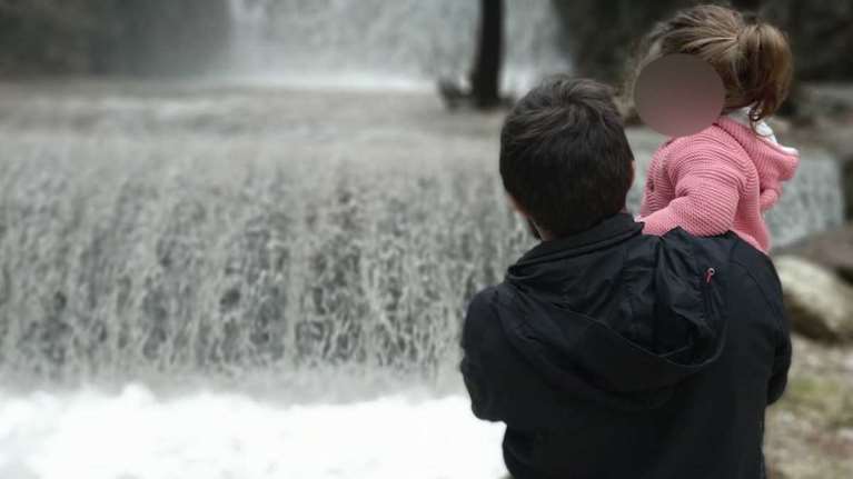 Τρίκαλα: Ελεύθερος ο 29χρονος αστυνομικός για την ασέλγεια στην 4χρονη κόρη του- Αλλα είπε το παιδί στην ψυχολόγο