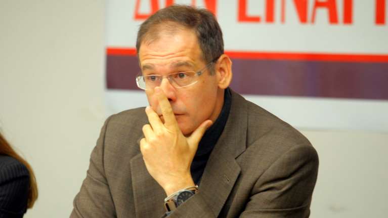 Παρουσιαστής της ΕΡΤ καταγγέλλει την αστυνομία για bullying - Τι συνέβη στο δρόμο