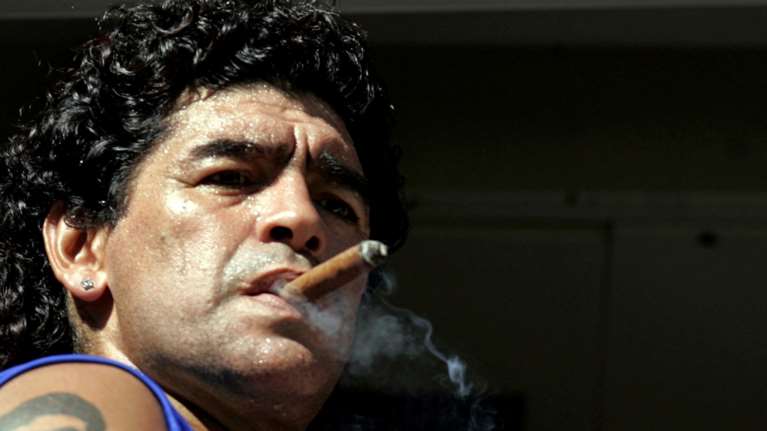 Ντιέγκο Μαραντόνα: Ένας αμαρτωλός &quot;Θεός&quot; - Τα ναρκωτικά και το αλκοόλ λύγισαν τον κορυφαίο όλων των εποχών