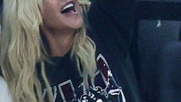 Η Αννα Βίσση είδε τον Παναθηναϊκό μαζί με τα εγγόνια της - Το τραγούδι που αφιέρωσε στον Ντίνο Μήτογλου [εικόνες - βίντεο]