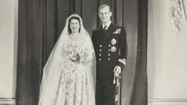 Ο συναισθηματικός Πρίγκιπας Φίλιππος: Φορούσε τα παπούτσια του γάμου του με την Ελισάβετ για 74 χρόνια