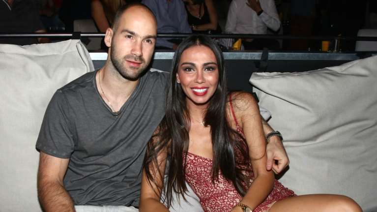 Βασίλης Σπανούλης: Έγινε 40 και το γιορτάζει με την Ολυμπία Χοψονίδου και τα έξι παιδιά τους [εικόνες]