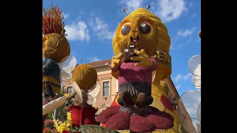 Το Καρναβάλι των Λουλουδιών πραγματοποιήθηκε στη Ντέμπρετσεν της Ουγγαρίας