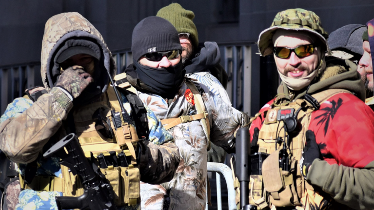 Facebook: Κατεβάζει εκατοντάδες λογαριασμούς που συνδέονται με το βίαιο, ακροδεξιό κίνημα Boogaloo