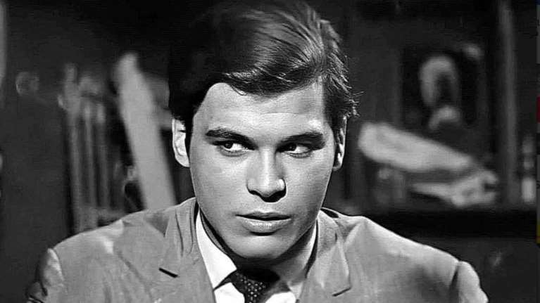 Άλκης Γιαννακάς: Ο &quot;ωραίος σκληρός&quot; του σινεμά - Οι θυελλώδεις έρωτες με σταρ και η πρόωρη αποχώρηση για να &quot;φύγει ψηλά&quot;