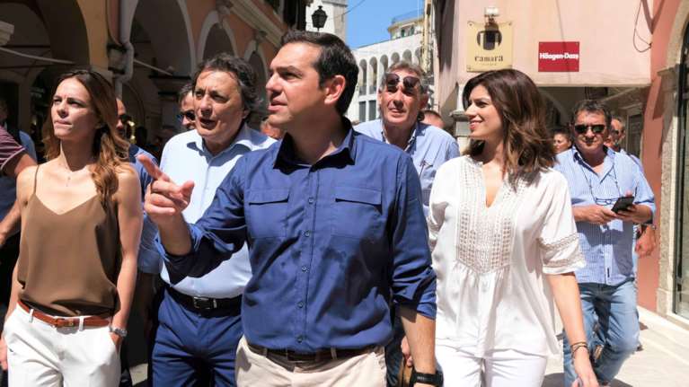 Αχτσιόγλου και Νοτοπούλου στο πλευρό του Αλέξη Τσίπρα στην Κέρκυρα - Δεν τον άφησαν ούτε στιγμή [εικόνες]