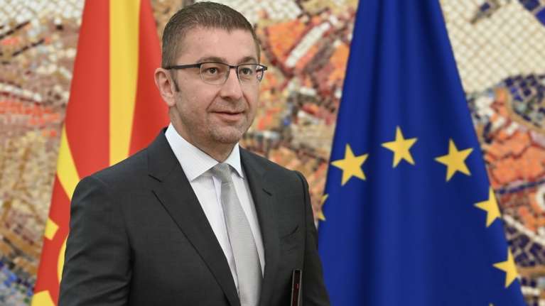 Προκαλεί ξανά ο Μίτσκοσκι: Αποκάλεσε τρεις φορές τη χώρα του &quot;Μακεδονία&quot; μέσα στο Κοινοβούλιο