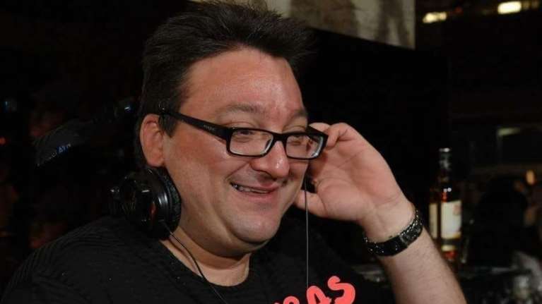 Πέθανε ο γνωστός dj και ραδιοφωνικός παραγωγός Δημήτρης Μαχαίρας