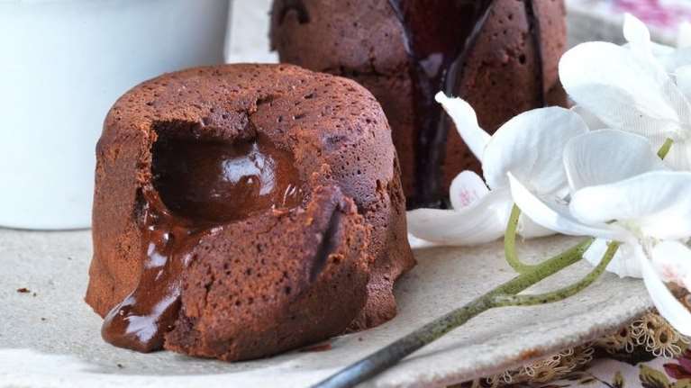 Συνταγή της Αργυρώς Μπαρμπαρίγου: Σουφλέ σοκολάτας