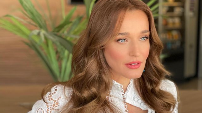 Κάτια Ζυγούλη: Μας ξεναγεί στο υπέροχα στολισμένο σπίτι της - Ο απίστευτος διάλογος με τον μικρό Απόλλωνα