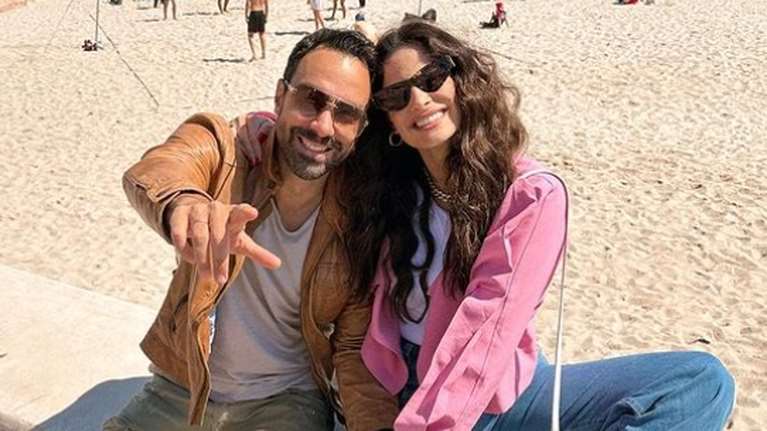 Χριστίνα Μπόμπα σε Σάκη Τανιμανίδη: &quot;Η Γαλλική Ριβιέρα δεν σου μοιάζει λίγο με τα Καμένα Βούρλα;&quot;