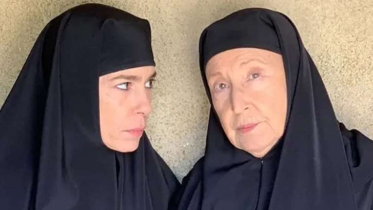 Η Μυρτώ Αλικάκη αποχαιρετά τη Σοφία Σεϊρλή