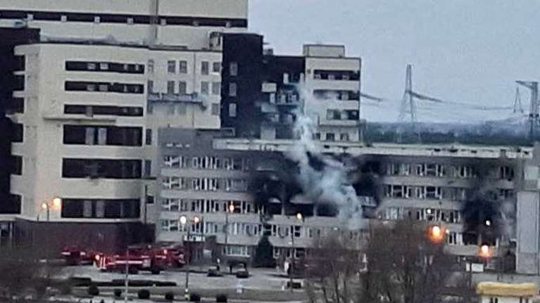 Πουλάει τρέλα ο Πούτιν: Η επίθεση στον πυρηνικό σταθμό έγινε από... Ουκρανούς σαμποτέρ  - Παγκόσμια κατακραυγή