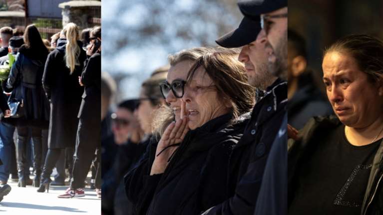 Βόρεια Μακεδονία: Σπαρακτικές σκηνές στις κηδείες των 59 θυμάτων - Κατέρρευσαν οι γονείς των παιδιών [εικόνες]