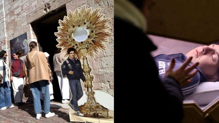 Λαϊκό προσκύνημα στο σκήνωμα του &quot;Influencer του Θεού&quot; λίγο πριν την αγιοποίησή του: Ο πρώτος μιλένιαλ Άγιος των Καθολικών