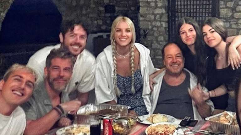 Χάρης Βαρθακούρης: Οικογενειακές στιγμές στην Πάρο με τον Γιάννη Πάριο και τα παιδιά του