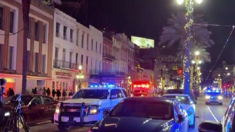 Όχημα έπεσε πάνω σε πλήθος στη Νέα Ορλεάνη - Τουλάχιστον 10 νεκροί και 30 τραυματίες