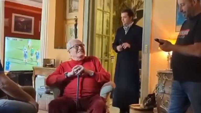 Βίντεο με τον 96χρονο ιστορικό ηγέτη της ακροδεξιάς στη Γαλλία να τραγουδά με συγκρότημα νεοναζί - Έξαλλη η Μαρίν Λε Πεν