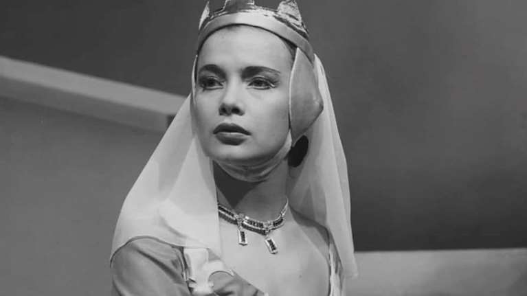 Τριάντα δύο χρόνια από τον θάνατο της Τζένης Καρέζη: Η αδημοσίευτη φωτογραφία της στην Ύδρα