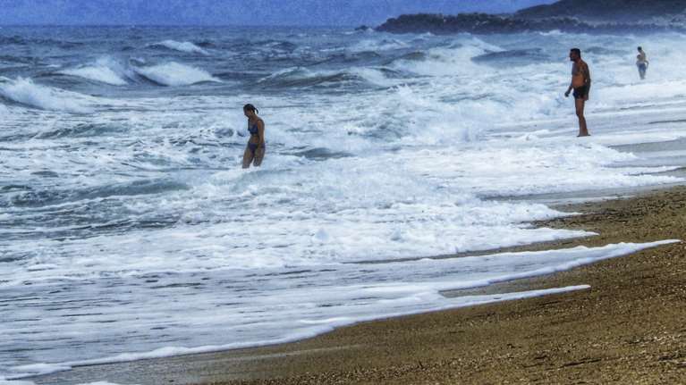 Ανάσα δροσιάς από την Κυριακή: Μπόρες και πτώση της θερμοκρασίας τις επόμενες ημέρες