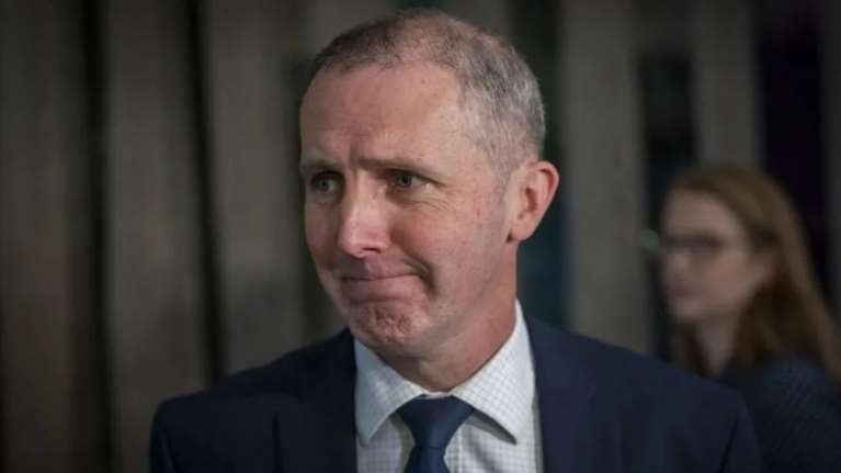 Σκωτία: Υπουργός παραιτήθηκε επειδή έκανε λογαριασμό 12.000 ευρώ στο υπηρεσιακό ipad λόγω των παιδιών του