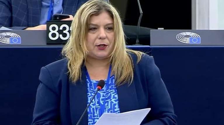 Γιατί η Συρεγγέλα παραιτήθηκε από γραμματέας της ΝΔ: "Οι θέσεις δε μας ανήκουν" - Επικρατέστερος διάδοχος ο Σκρέκας