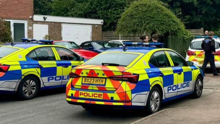 Σοκ στη Βρετανία: Πέντε παιδιά σκότωσαν 80χρονο - Είχε βγάλει τον σκύλο βόλτα και του επιτέθηκαν με μανία