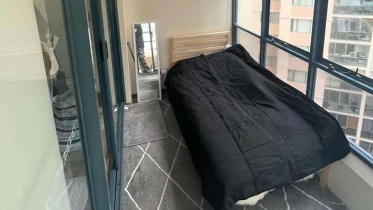 Τρέλα με τα ενοίκια και στην Αυστραλία: Νοικιάζουν βεράντα με στρώμα για διαμέρισμα και ζητούν 600 ευρώ το μήνα