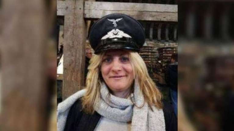 Η Λεπέν απέσυρε και διέγραψε υποψήφια του κόμματός της που πόζαρε με ναζιστικό πηλίκιο της Λουφτβάφε