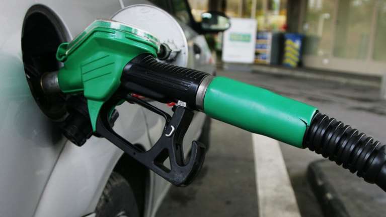 Προβλέψεις σοκ για την τιμή της βενζίνης: Θα φτάσει τα 2,5 ευρώ το λίτρο έως το τέλος της εβδομάδας