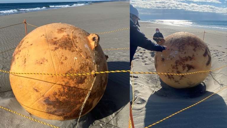 Παράξενη μεταλλική μπάλα ξεβράστηκε σε παραλία της Ιαπωνίας - UFO, κατασκοπευτικό σιδερένιο μπαλόνι ή κάτι άλλο;