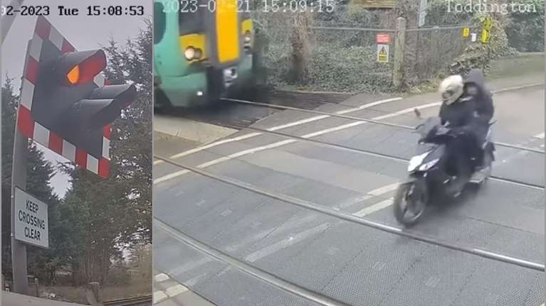 Βρετανία: Πέρασαν με κόκκινο από σιδηροδρομική διάβαση και γλίτωσαν παρά τρίχα [απίστευτο βίντεο]