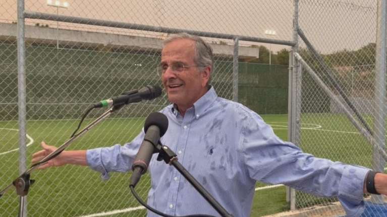 Αντώνης Σαμαράς: Πώς συνδύασε εγκαίνια έργου στη Μεσσηνία, τη βροχή και τις… ελιές