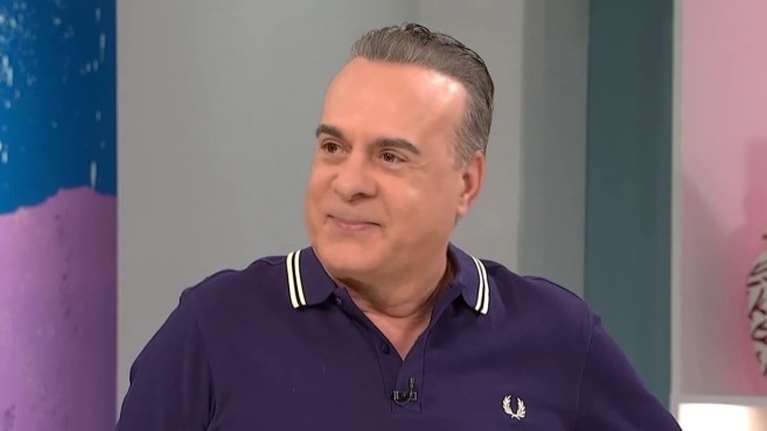 Φόρεσε βέρα στο δεξί ως σεβαλιέ ο Φώτης Σεργουλόπουλος: Η πρώτη εμφάνιση μετά τον γάμο του