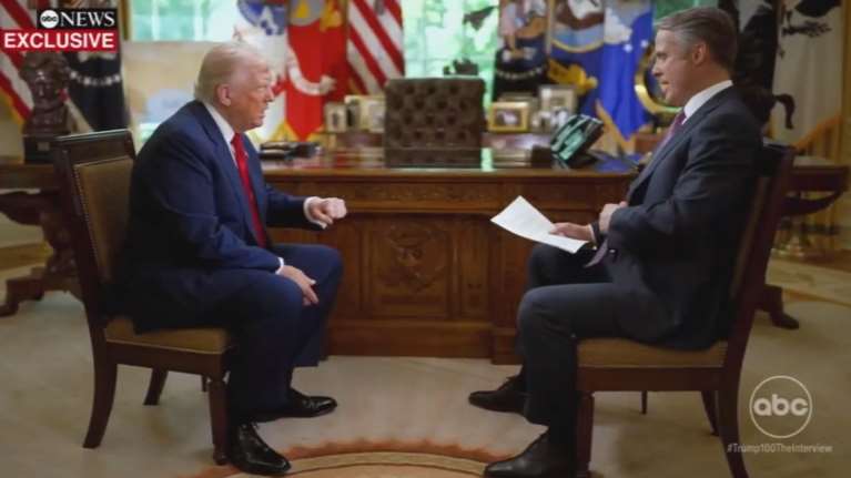 Εξαλλος ο Τραμπ με  δημοσιογράφο του ABC επειδή του έκανε δύσκολες ερωτήσεις: &quot;Δεν σε είχα ξανακούσει ποτέ&quot;