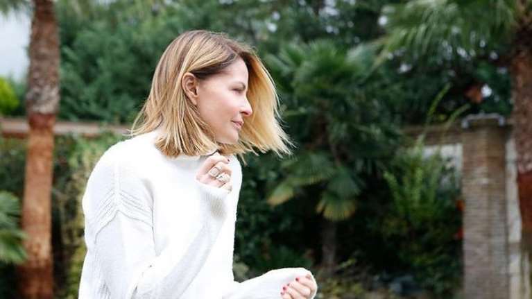 Τζένη Μπαλατσινού: Βόλτα με τον γιο της και τον σκύλο τους στον χιονισμένο Εθνικό κήπο