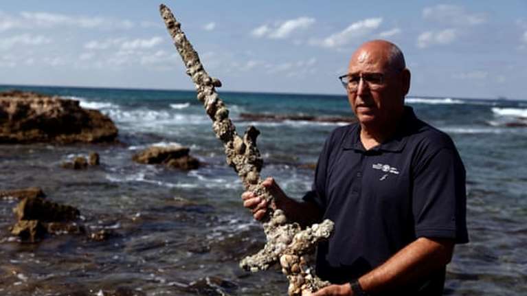 Ισραήλ: Δύτης βρήκε τυχαία μεσαιωνικό σπαθί των Πρώτων Σταυροφοριών- Ηλικίας 900 ετών [εικόνες - βίντεο]
