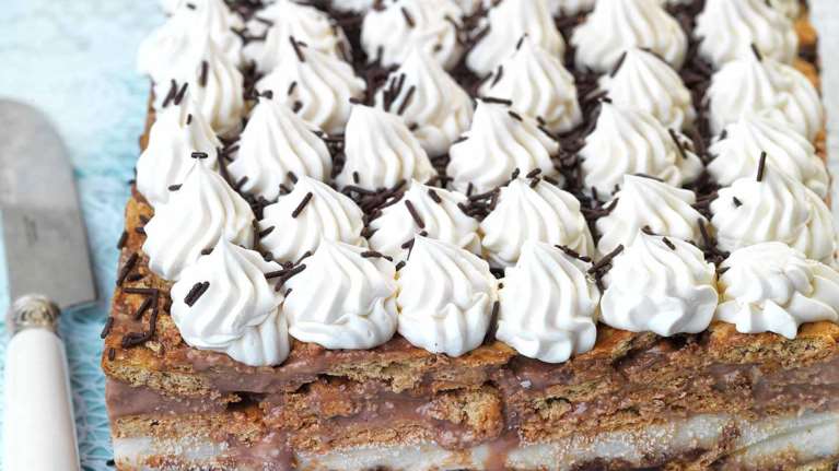 Φανταστικό γλυκό ψυγείου με μπισκότα - Πανεύκολο και γρήγορο